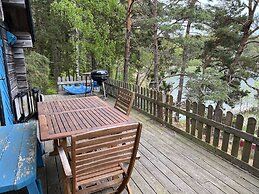 Seaside Cabin With Private Sauna