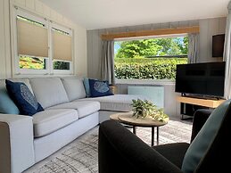 Chalet in Sint Maartenszee Near Sandy Beach