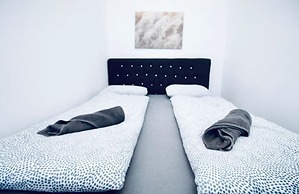 Cozy 3BR Apartment  Near Augarten Park
