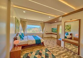 Vihani's Western Clouds by VOYE HOMES