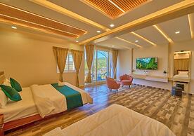 Vihani's Western Clouds by VOYE HOMES