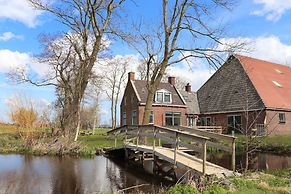 B&B Farm Grutsk in Suwald With its Harbor