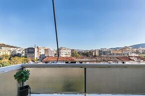 Zeus 2-Bedroom Apt with Acropolis View