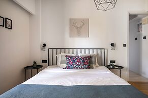 Zeus 2-Bedroom Apt with Acropolis View
