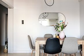 Zeus 2-Bedroom Apt with Acropolis View