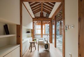 Nostalgia Hanok Hotel