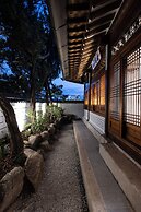 Nostalgia Hanok Hotel