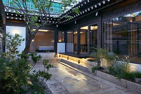 Nostalgia Hanok Hotel