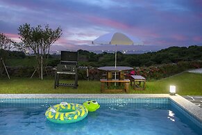 Gimnyeong stonewall Private Pool Villa