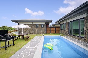 Gimnyeong stonewall Private Pool Villa