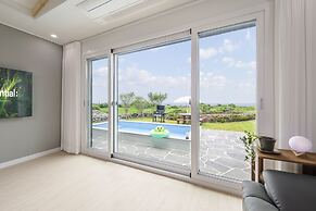 Gimnyeong stonewall Private Pool Villa