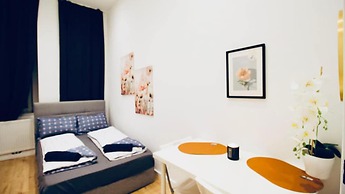 Cozy 5BR Apt 10min Walk to Augarten