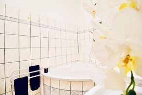 Cozy 5BR Apt 10min Walk to Augarten