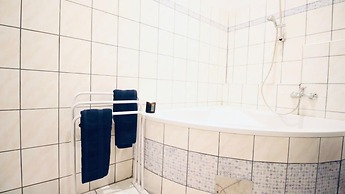 Cozy 5BR Apt 10min Walk to Augarten