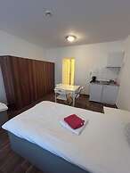 2-Rent Group Hostel Apartments SEN14