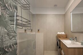 Desamani 975 Apartments