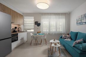 Desamani 975 Apartments
