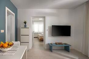 Desamani 975 Apartments