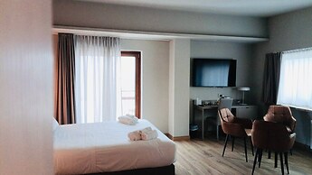 Lift Hotel