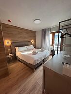 Lift Hotel