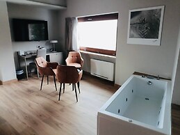 Lift Hotel