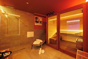 Lift Hotel