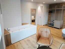 Lift Hotel