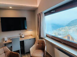 Lift Hotel