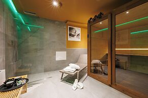Lift Hotel
