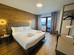 Lift Hotel