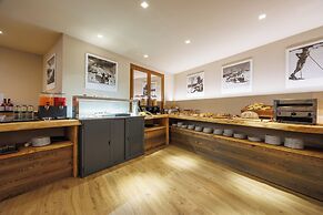 Lift Hotel