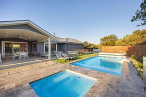 The Break Pool Spa Sauna Beach