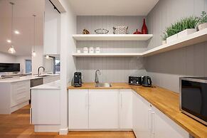 The Break Pool Spa Sauna Beach