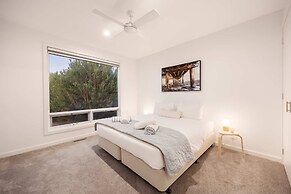 The Break Pool Spa Sauna Beach