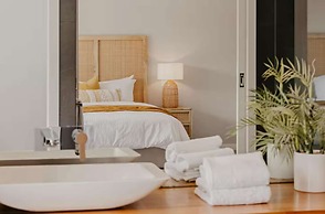 The Break Pool Spa Sauna Beach