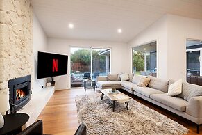 The Break Pool Spa Sauna Beach