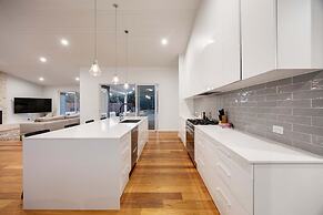 The Break Pool Spa Sauna Beach