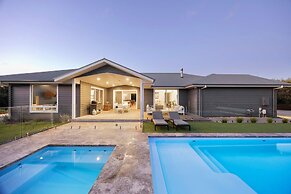 The Break Pool Spa Sauna Beach