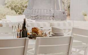 The Break Pool Spa Sauna Beach