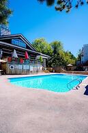 Updated Blue Mountain studio North Creek