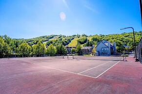 Updated Blue Mountain studio North Creek