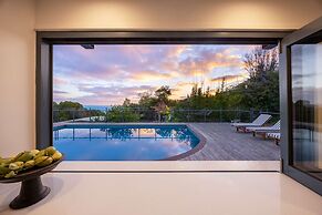 Martha s Peak Heated Pool Views
