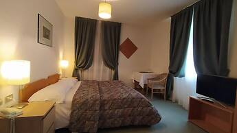 HOTEL VILLA ROSA