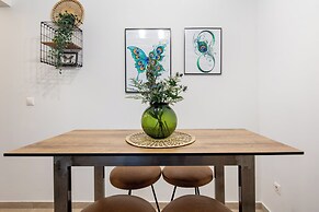 Zappa 2-BR Apt With Terrace in Athens