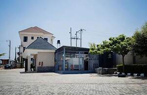 Dalice Hotel and Suites
