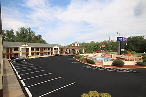 Knights Inn Pilot Mountain