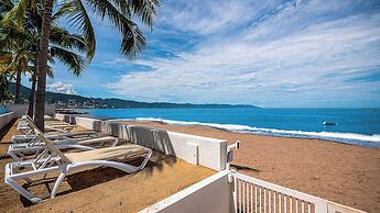 3BR with Private Pool on the Ocean