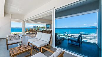 3BR with Private Pool on the Ocean