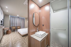 Giant Hotel