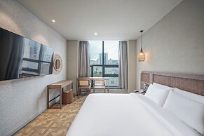 Giant Hotel